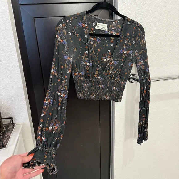 Urban Outfitters Floral Long Sleeve V Neck - Picture 6 of 9